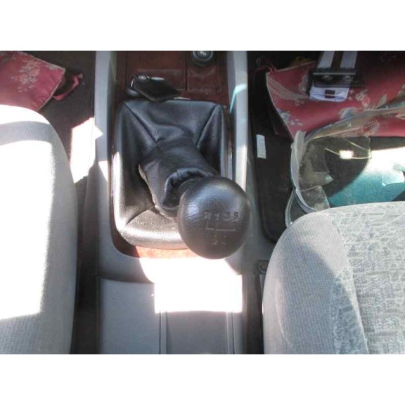 daewoo nubira berlina del año 2000