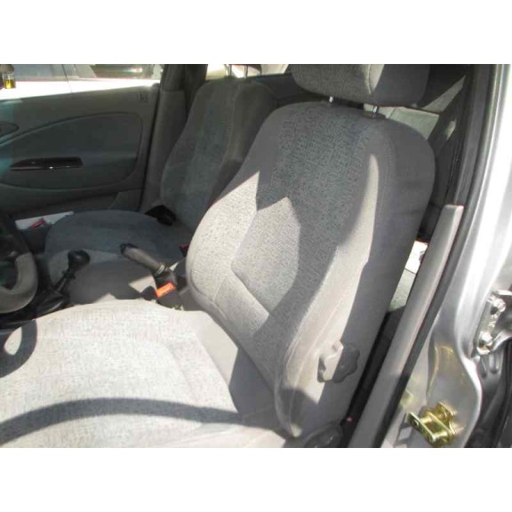 daewoo nubira berlina del año 2000