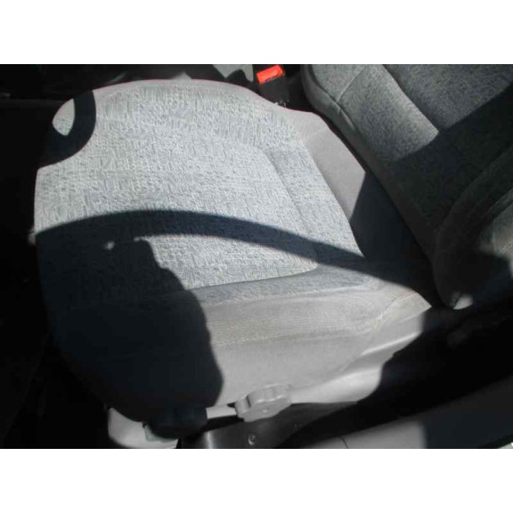 daewoo nubira berlina del año 2000