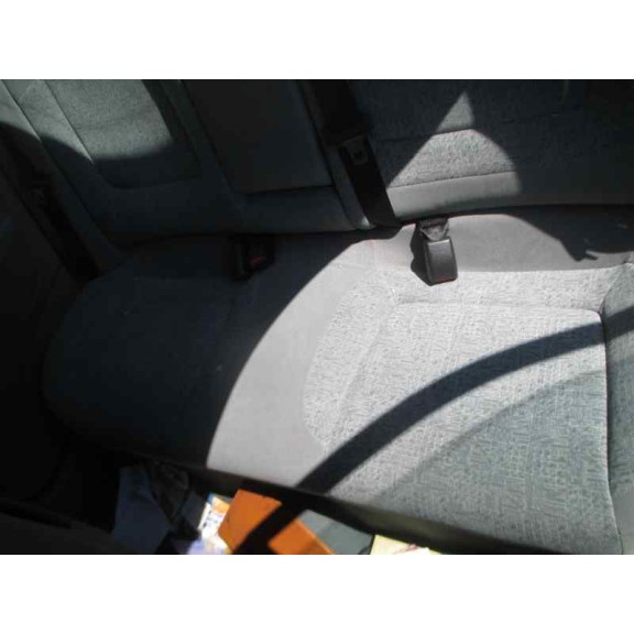 daewoo nubira berlina del año 2000