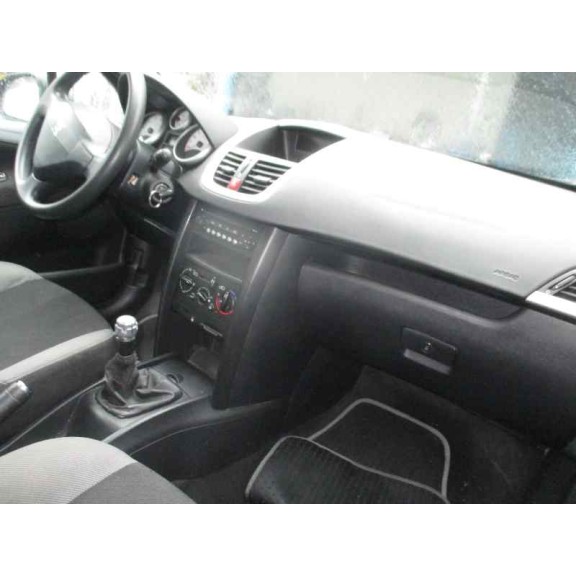 peugeot 207 del año 2006