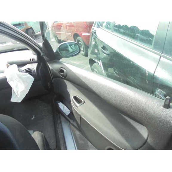 peugeot 206 berlina del año 2003