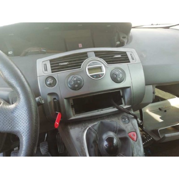 renault grand scenic del año 2005