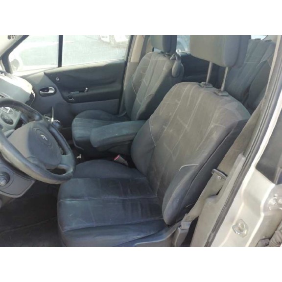 renault grand scenic del año 2005