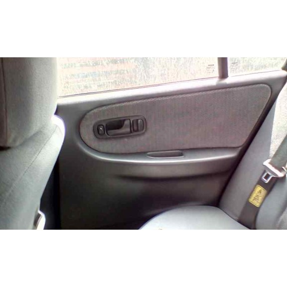 nissan primera berl./familiar (p10/w10) del año 1995