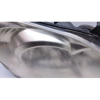 Recambio de faro derecho para toyota corolla (_e12_) 1.4 d (nde120_) referencia OEM IAM 8111002381 89900169 