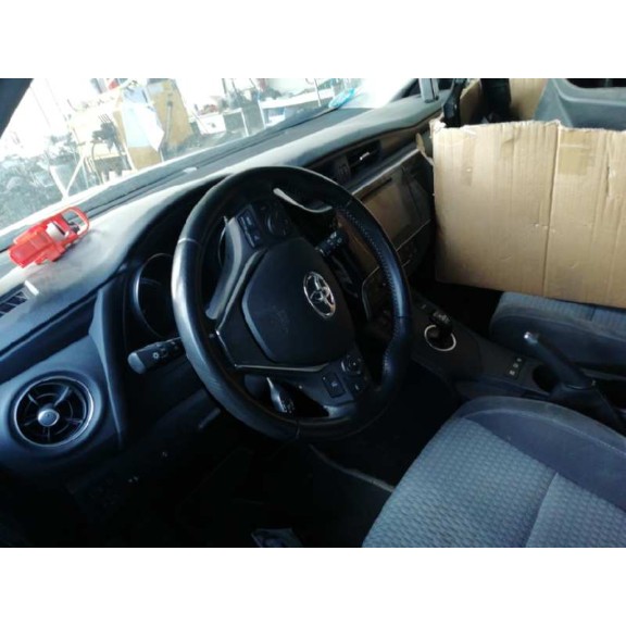 toyota auris del año 2018