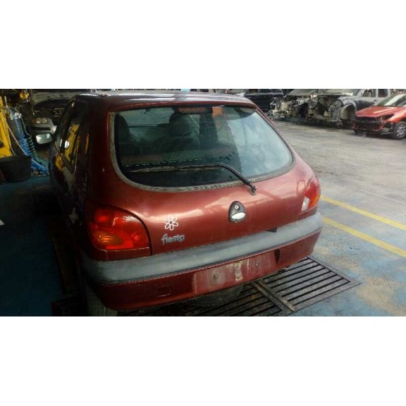 ford fiesta berlina (dx) del año 2001