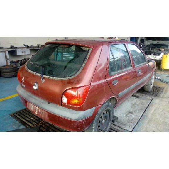 ford fiesta berlina (dx) del año 2001