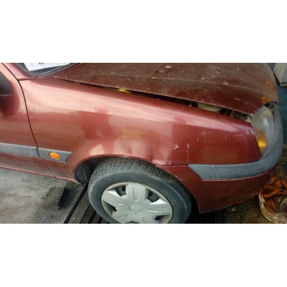 ford fiesta berlina (dx) del año 2001