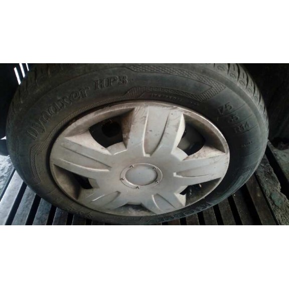 ford fiesta berlina (dx) del año 2001