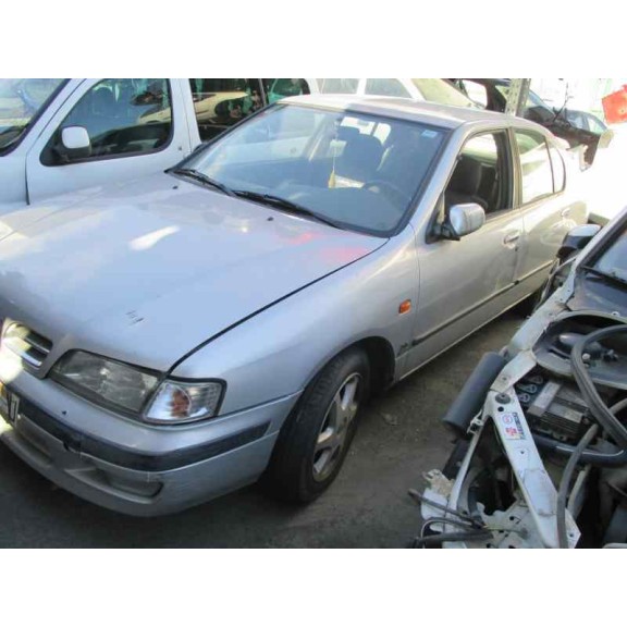 nissan primera berlina (p11) del año 1999