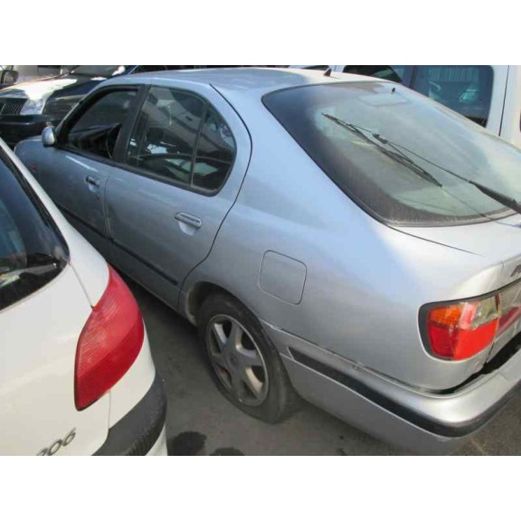 nissan primera berlina (p11) del año 1999