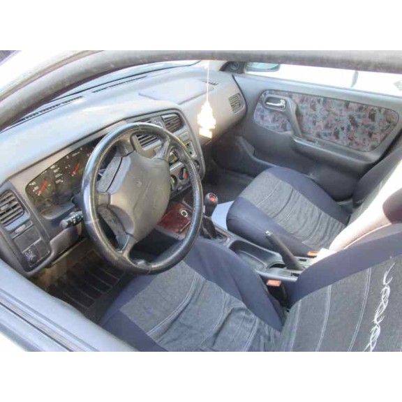 nissan primera berlina (p11) del año 1999