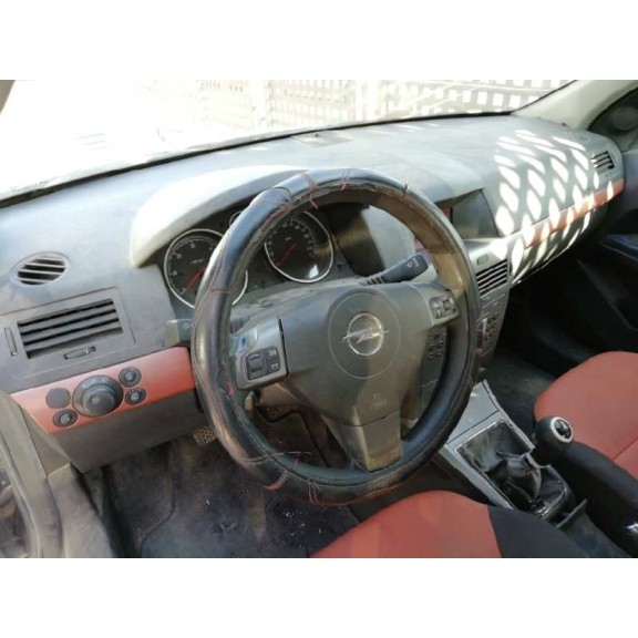 opel astra h berlina del año 2005