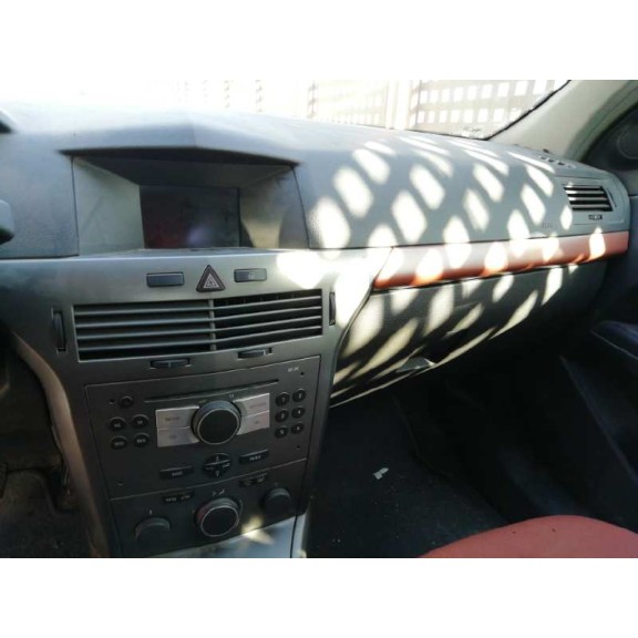 opel astra h berlina del año 2005