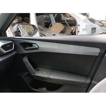 GUARNECIDO PUERTA DELANTERA DERECHA 