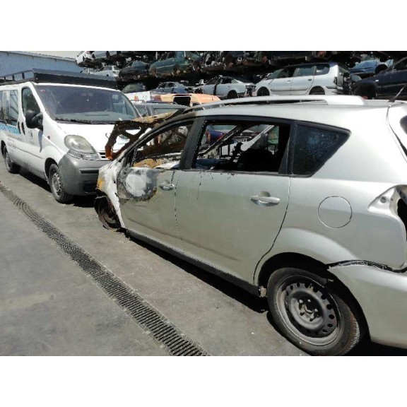 toyota corolla verso (r1) del año 2004