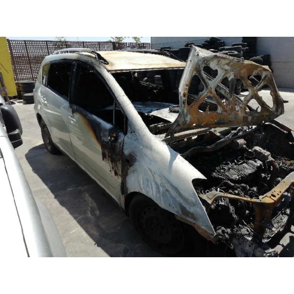 toyota corolla verso (r1) del año 2004