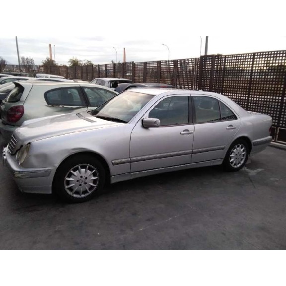 mercedes-benz clase e (w210) berlina diesel del año 2001