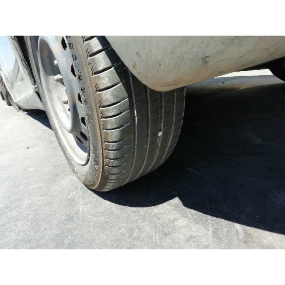 toyota corolla verso (r1) del año 2004