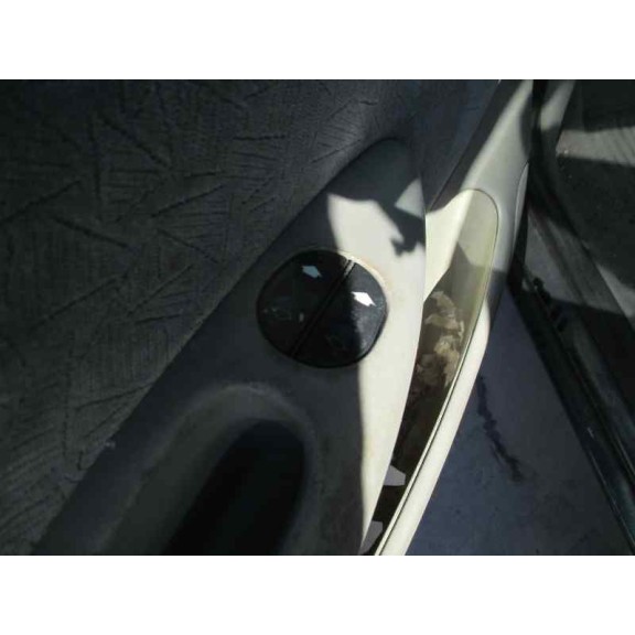 ford fiesta berlina del año 1997