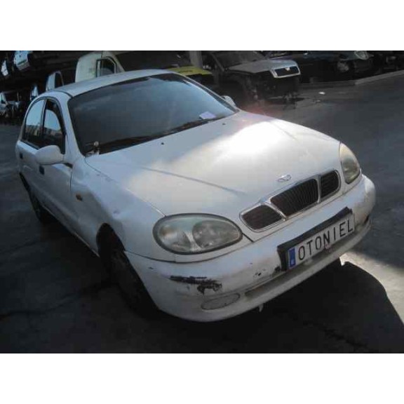 daewoo lanos del año 1999