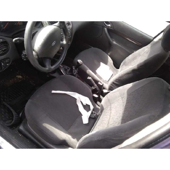 ford focus berlina (cak) del año 1999