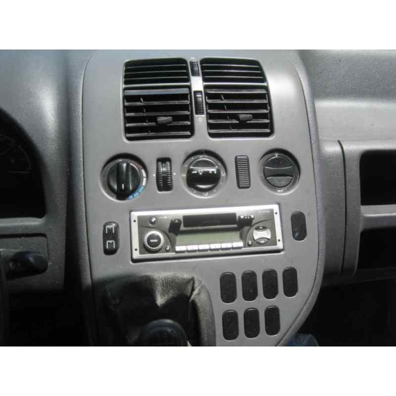 mercedes-benz vito (w638) caja cerrada del año 2000