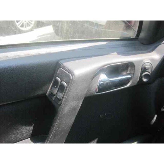 opel astra g berlina del año 2000