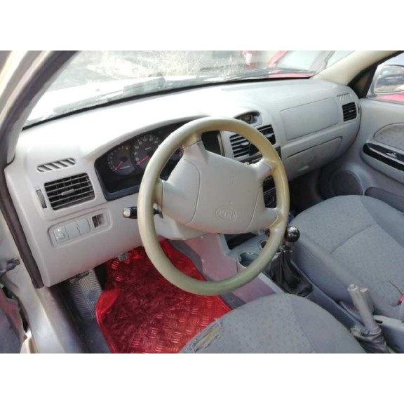 kia rio del año 2000