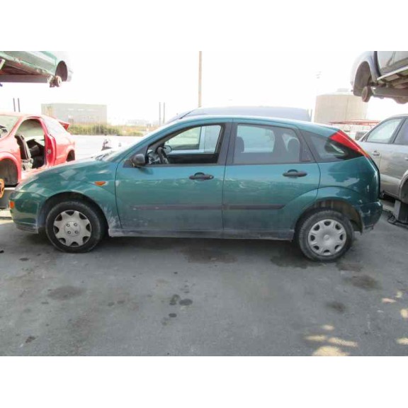 ford focus berlina (cak) del año 2000