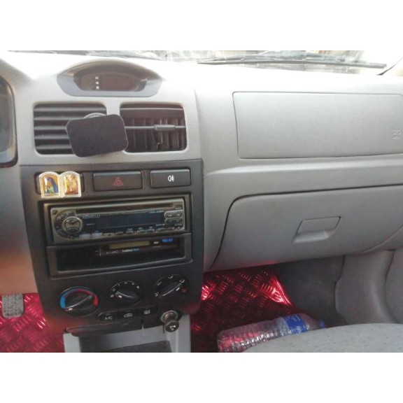 kia rio del año 2000