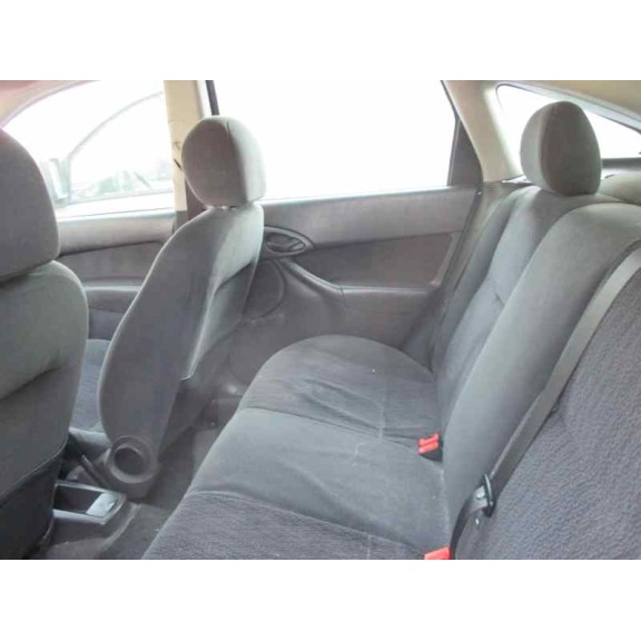 ford focus berlina (cak) del año 2000