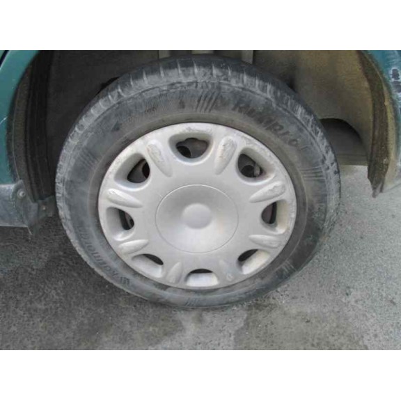 ford focus berlina (cak) del año 2000