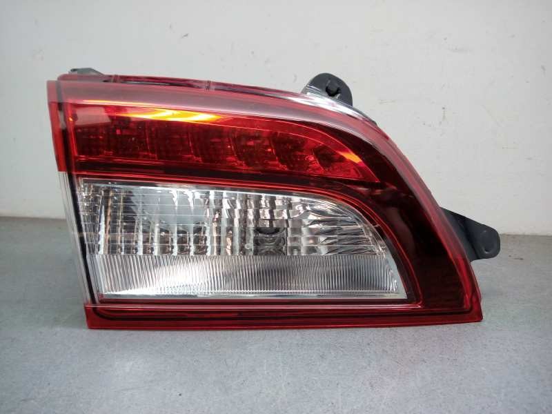 Recambio de piloto trasero izquierdo interior para subaru outback (b15) executive plus s awd referencia OEM IAM 13260228  