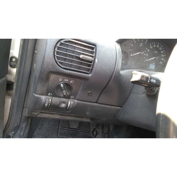 opel corsa c del año 2004