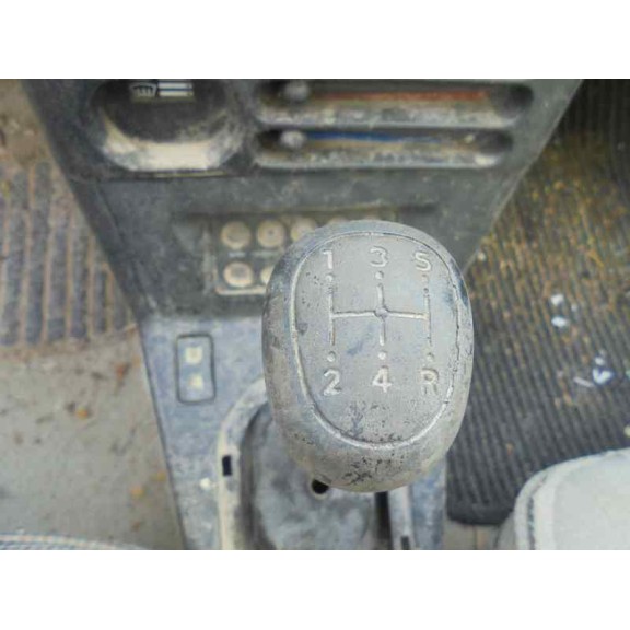 alfa romeo 33 berlina del año 1988