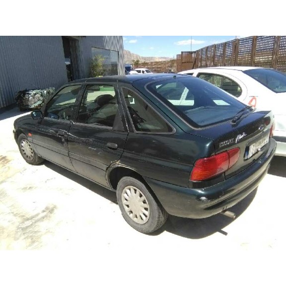 ford escort berlina del año 1996