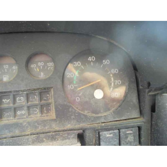 alfa romeo 33 berlina del año 1988