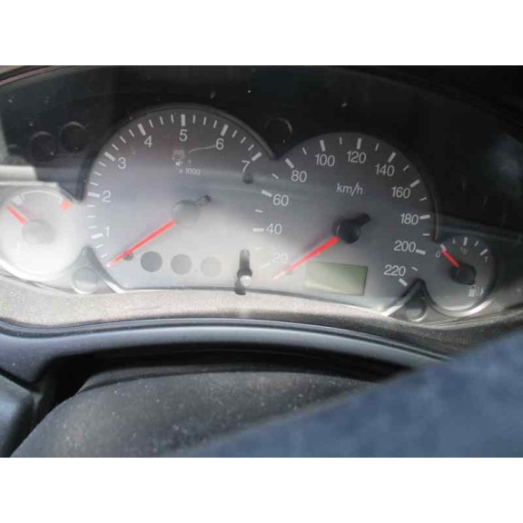 ford focus berlina (cak) del año 2000