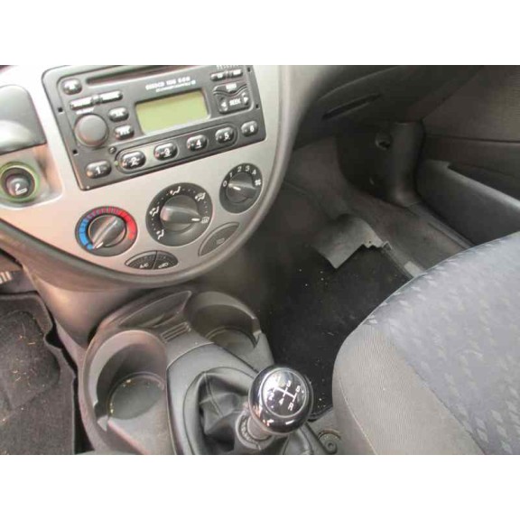 ford focus berlina (cak) del año 2000