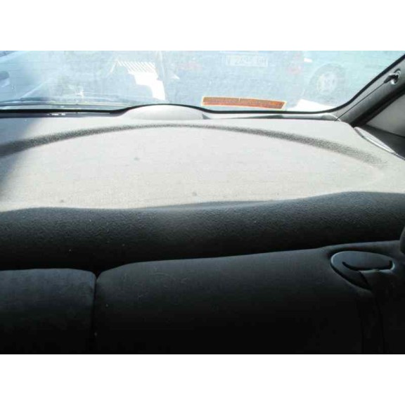 ford focus berlina (cak) del año 2000