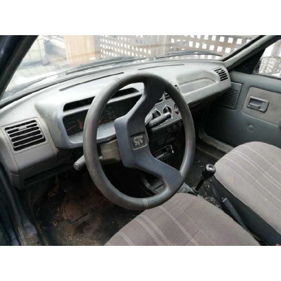 peugeot 205 berlina del año 1990