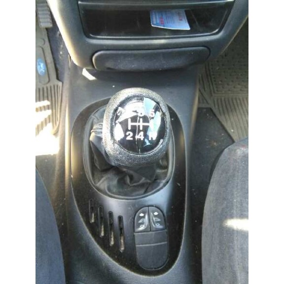 ford escort berlina del año 1996