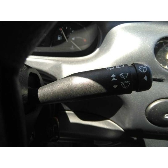 ford escort berlina del año 1996