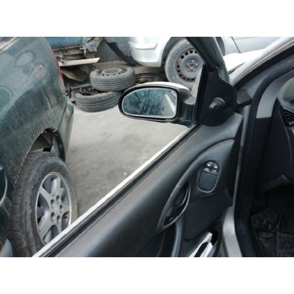 ford focus berlina (cak) del año 2003