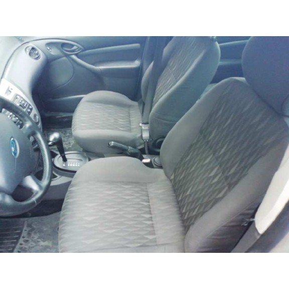 ford focus berlina (cak) del año 2003