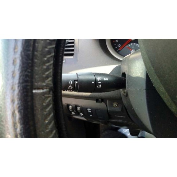 renault megane ii classic berlina del año 2004