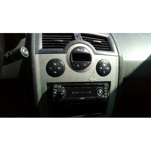 renault megane ii classic berlina del año 2004